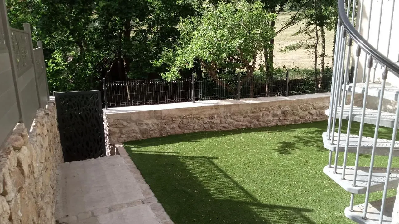 Charmante Petite Maison En Pierre, Avec Acces Autonome Satillieu 0*,
