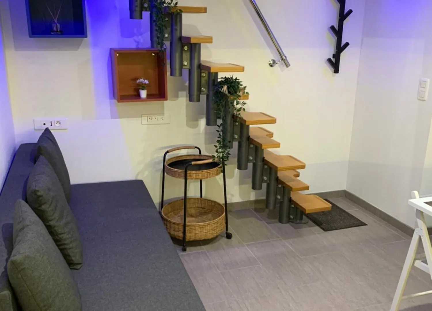 Charmante Petite Maison En Pierre, Avec Acces Autonome Satillieu 0*,  France