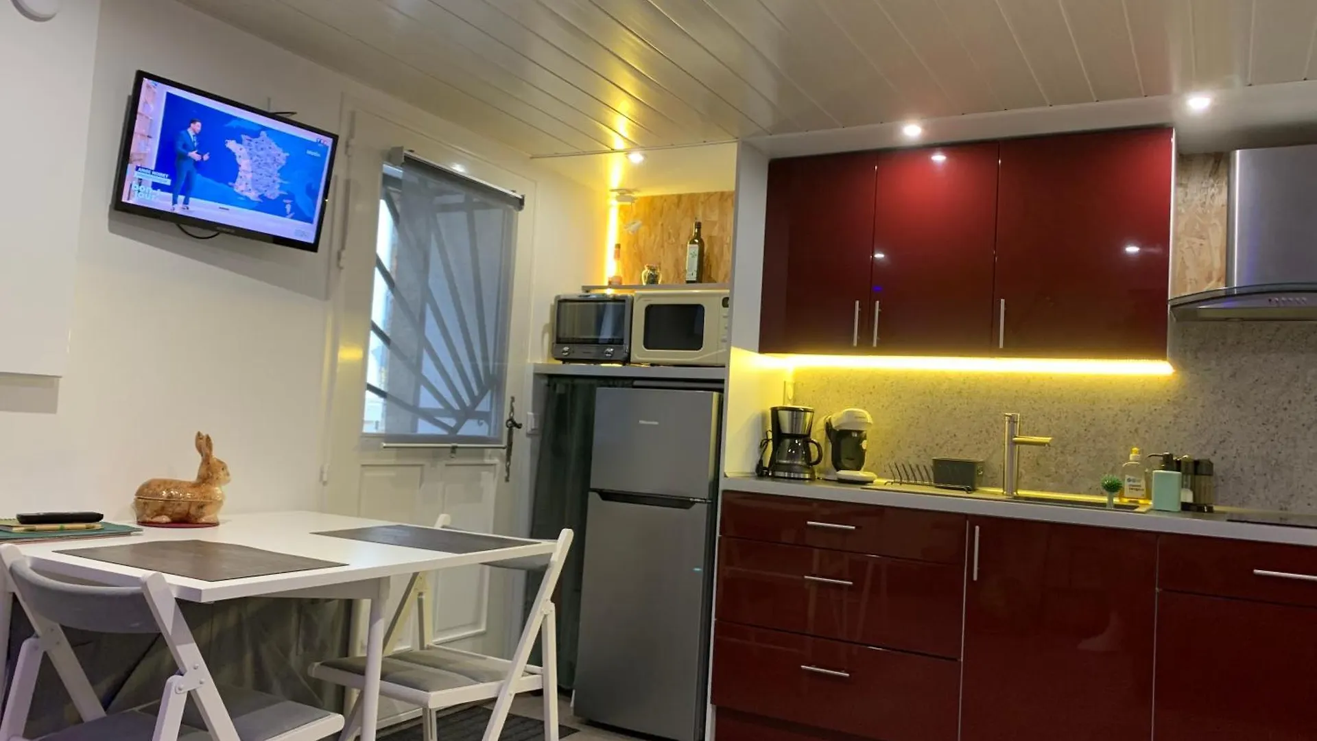 Charmante Petite Maison En Pierre, Avec Acces Autonome Satillieu