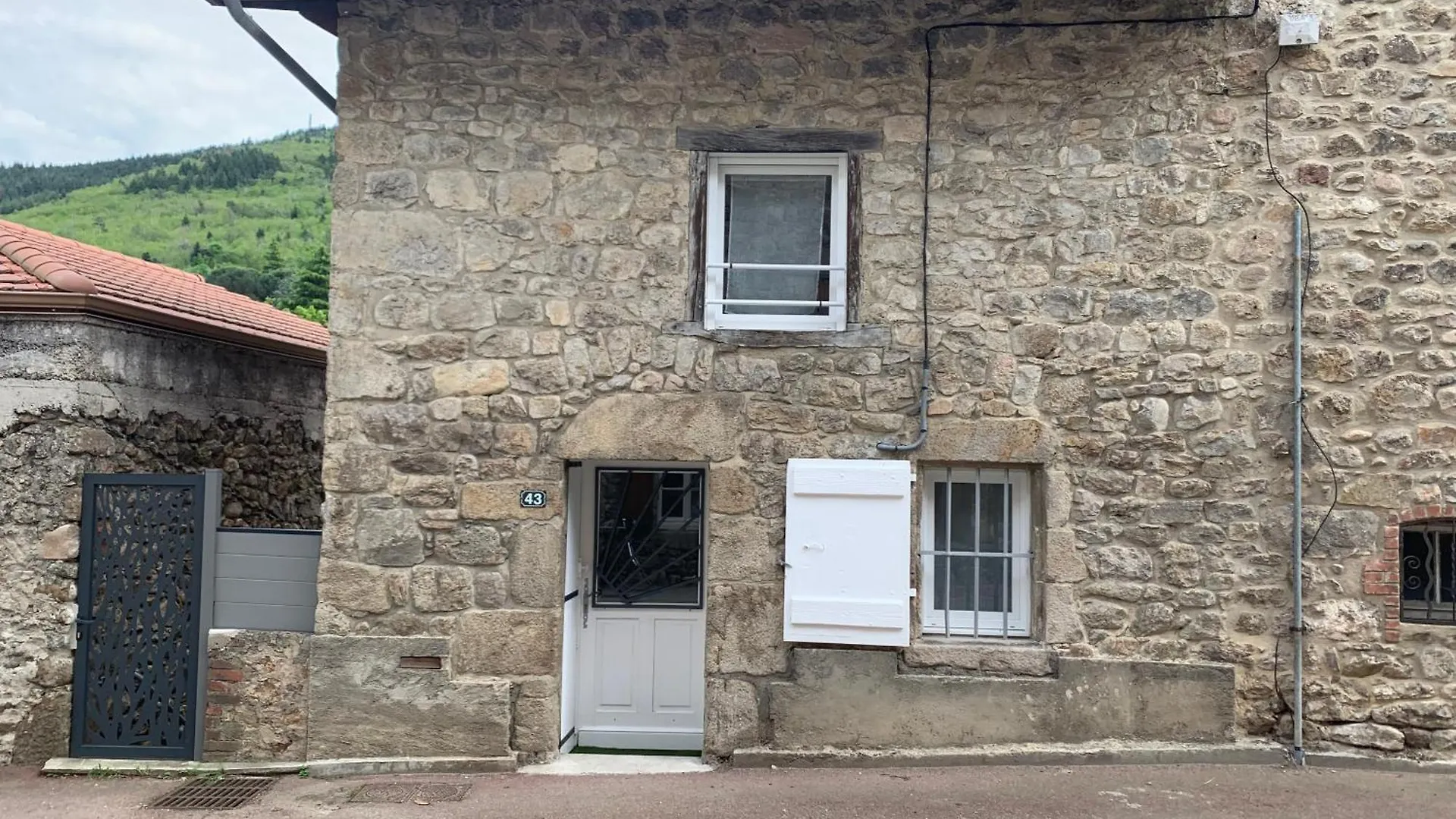 Holiday home Charmante Petite Maison En Pierre, Avec Acces Autonome Satillieu